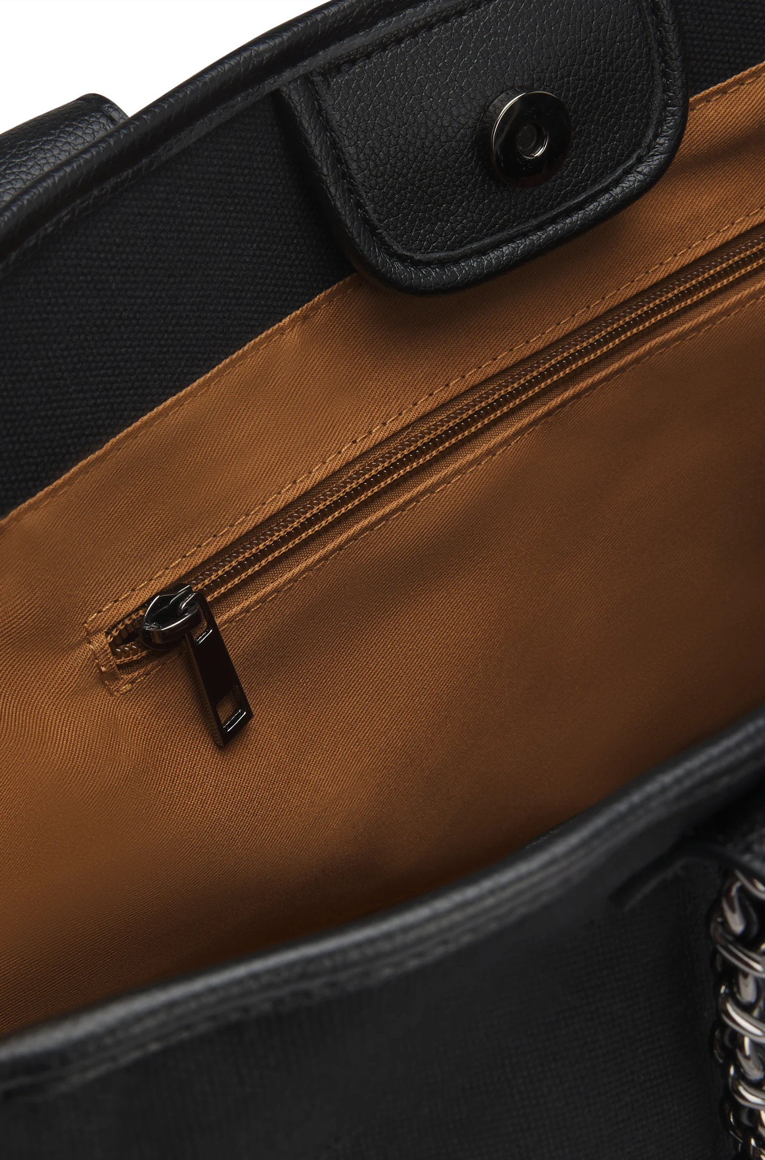 CHARLEEN STABLE SHOPPER